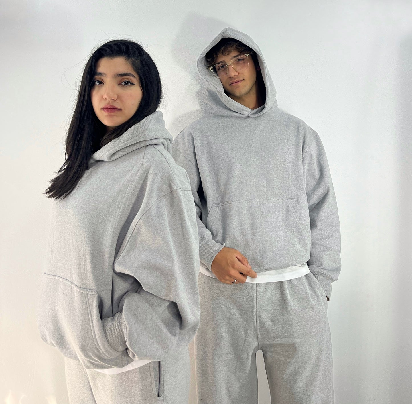 HOODIE OVERSIZED (GRIS)